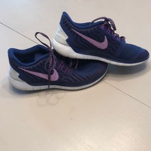 Nike Free 5.0. Barely used but missing 1 insole.